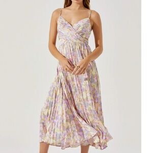 ASTR The Label pleated twist bust midi dress